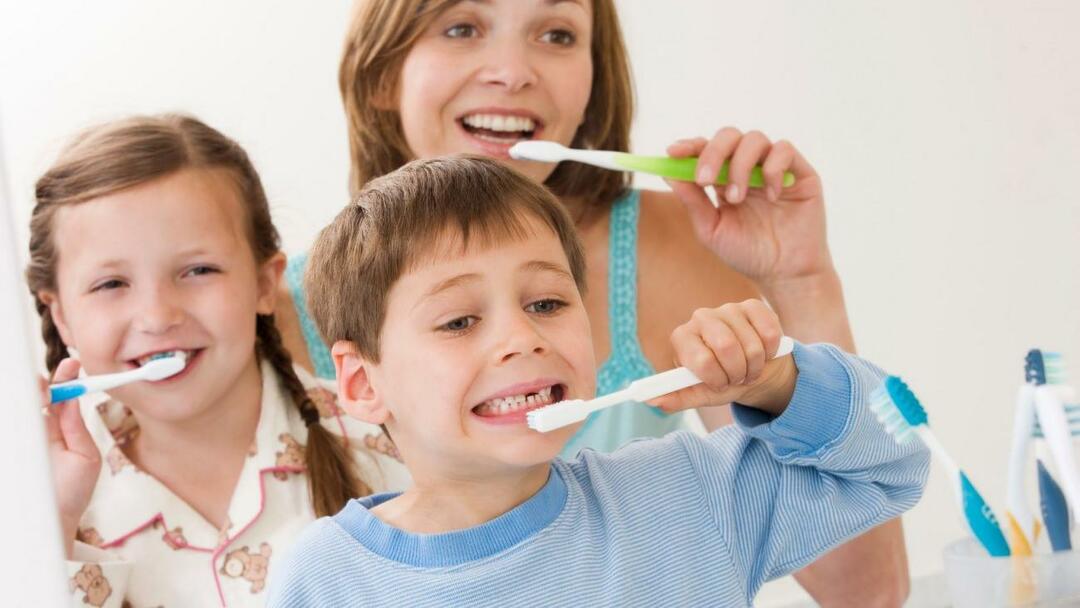 כיצד אמור להיות טיפול הפה והשיניים של ילדים?
