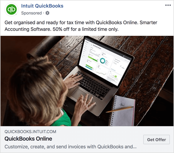 במודעה ובדף הנחיתה המהיר של Intuit QuickBooks, שימו לב שגווני הצבע וההיצע עקביים.