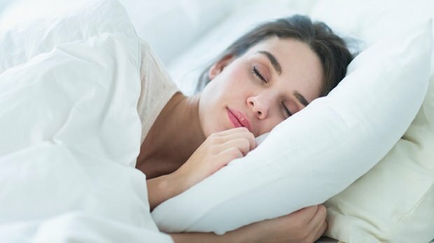 מהם הגורמים להזעה במהלך השינה הלילה? מה טוב להזעה?