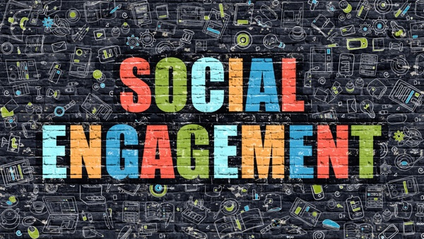 בניית קהילה משגשגת בערוצי המדיה החברתית שלך היא טיפוח מעורבות.