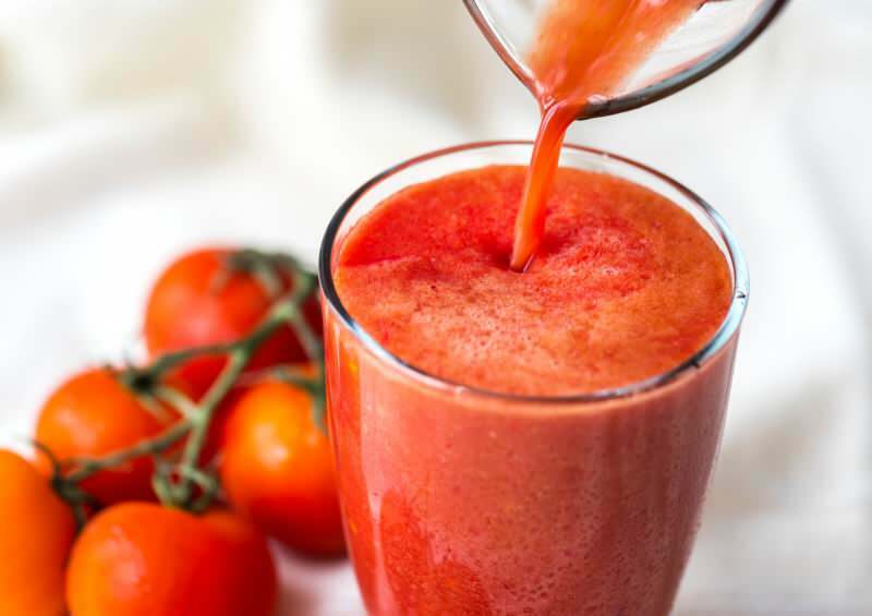 כוס מיץ עגבניות מנקה דלקת בגוף