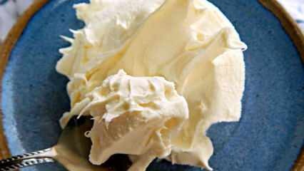 איך מכינים את הגבינה הקלה ביותר? רכיבים של גבינת labneh עקביות מלאה