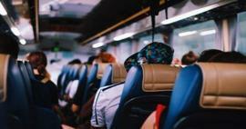 חרפה בנסיעה באוטובוס: הם העליבו את האישה המתפללת