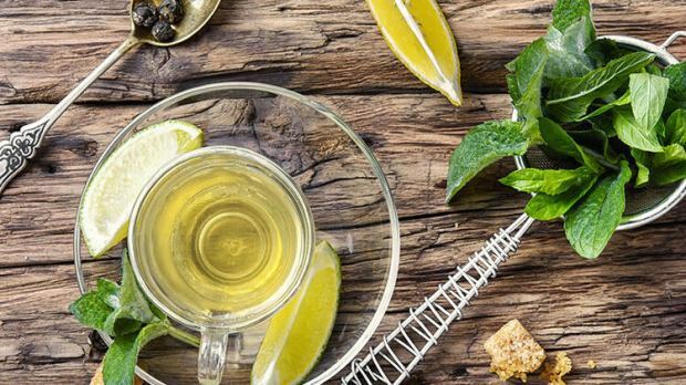 מה היתרונות של הוספת לימון לתה? שיטת הרזיה מהירה עם תה לימון