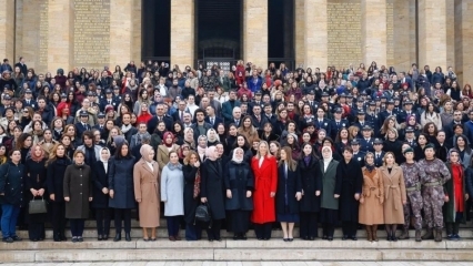ביקור משמעותי של השר Zehra Zümrüt Selçuk עם נשים