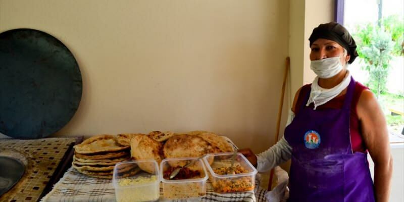 נשים במרסין תורמות לתקציב המשפחתי עם בתי הטנדורי שלהן!