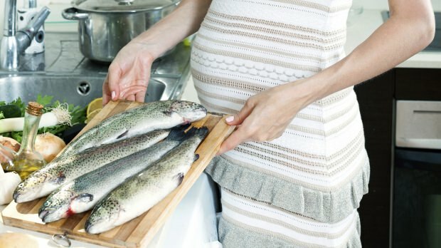 היתרונות של אכילת דגים במהלך ההיריון