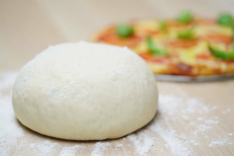 איך מכינים בצק פיצה? הטריק להכנת בצק פיצה מקורי
