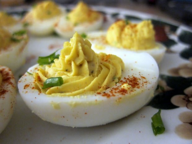 איך מכינים ביצים ממולאות