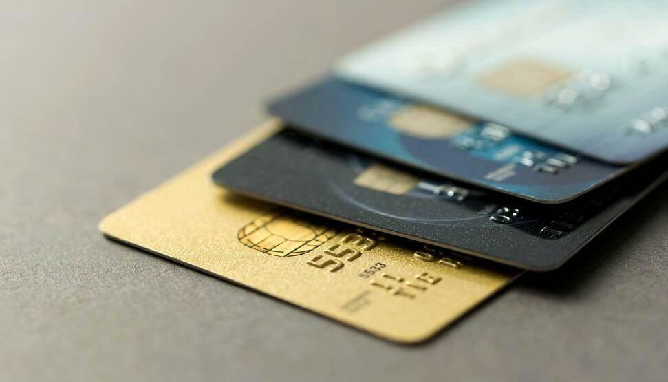 דחיית חובות כרטיסי אשראי