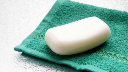 כיצד לנקות כתמי סבון וחומרי ניקוי?