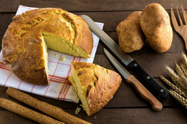 איך מכינים את לחם התירס הקל ביותר? מתכון בעקביות מלאה ...