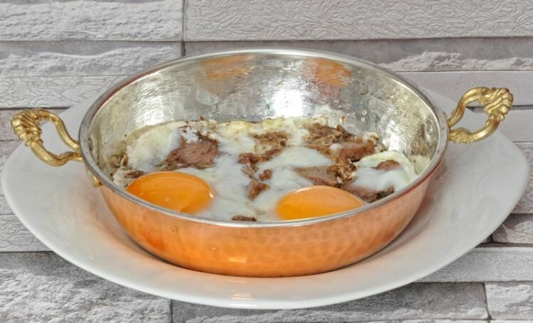 אל תאכלו ביצים צלויות לארוחת הבוקר!