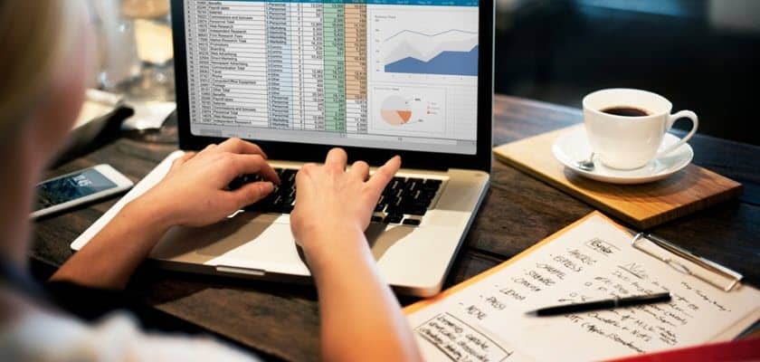 כיצד ליצור חשבונית משלך מגרד ב- Excel 2016