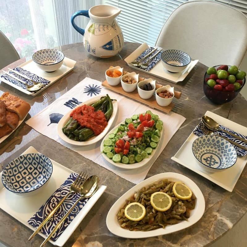 הצעות מצגות מיוחדות לשולחנות ארוחת בוקר במהלך חג הרמדאן