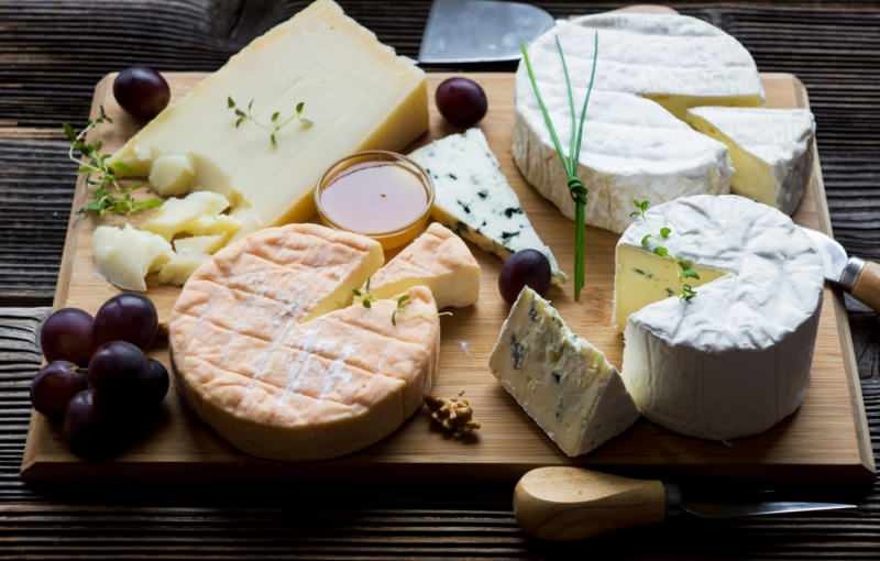 איך מאחסנים גבינה? כיצד לשמור גבינות מהמקרר