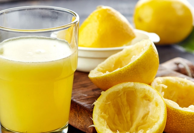 האם מיץ לימון שורף שומן?