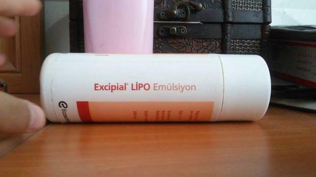 כיצד להשתמש ב- Excipial Lipo