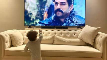 בוראק Özçivit שיתף את בנו לראשונה! כשקרן Özçivit ראה את אביו בטלוויזיה ...